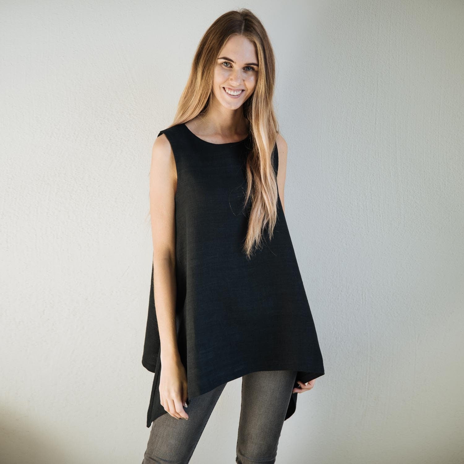 LAURA Linen tunic | Black