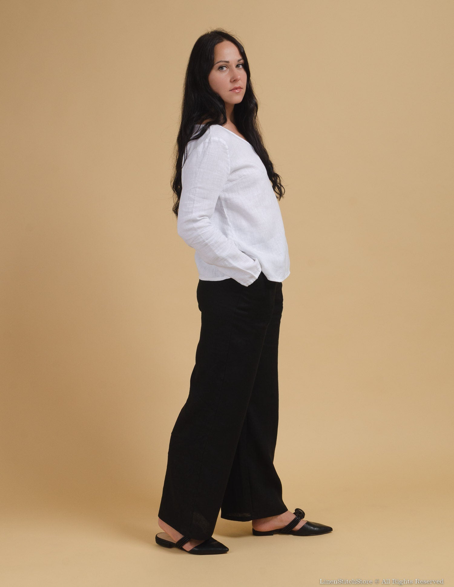 LEILA V-neck linen top | White