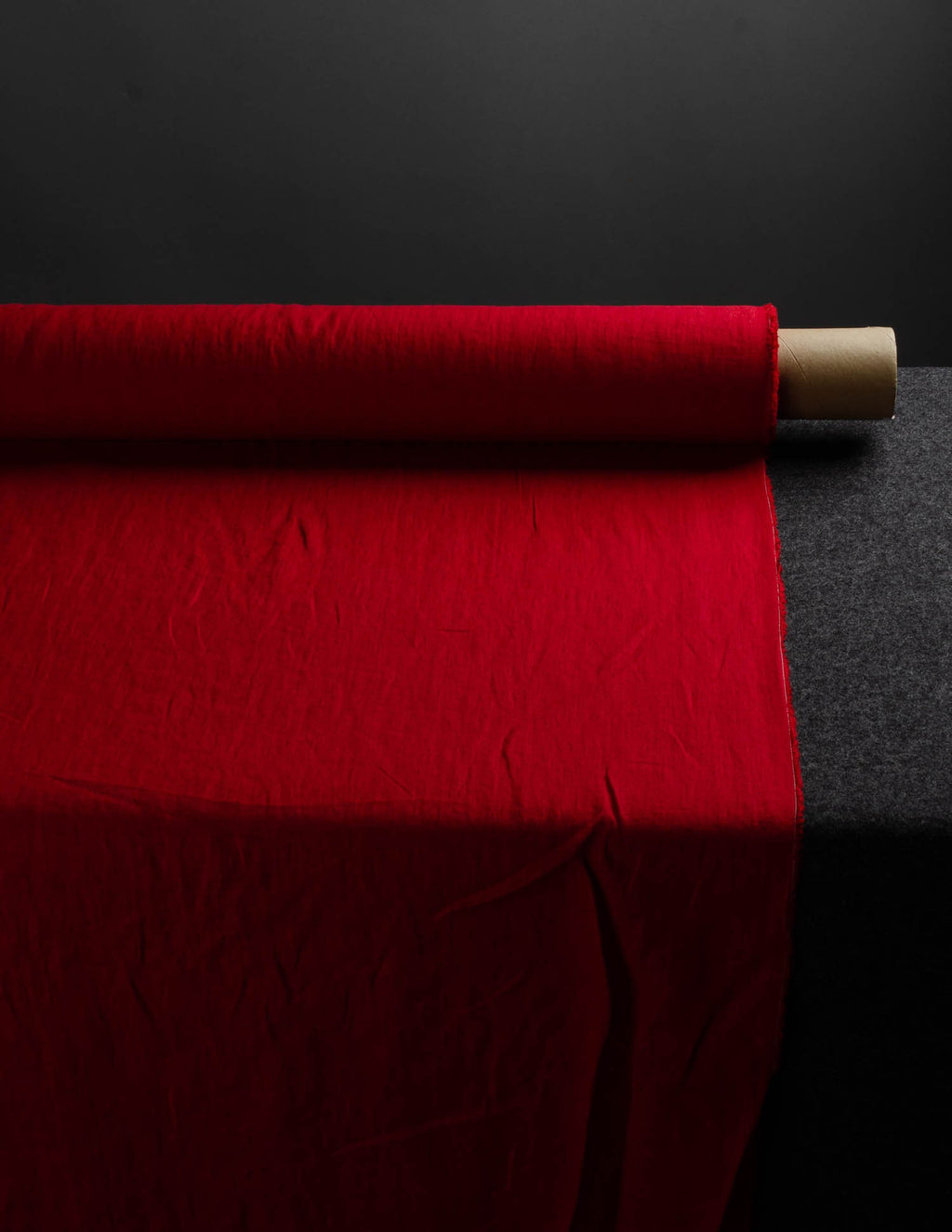 Bright red colour medium weight linen fabric supply