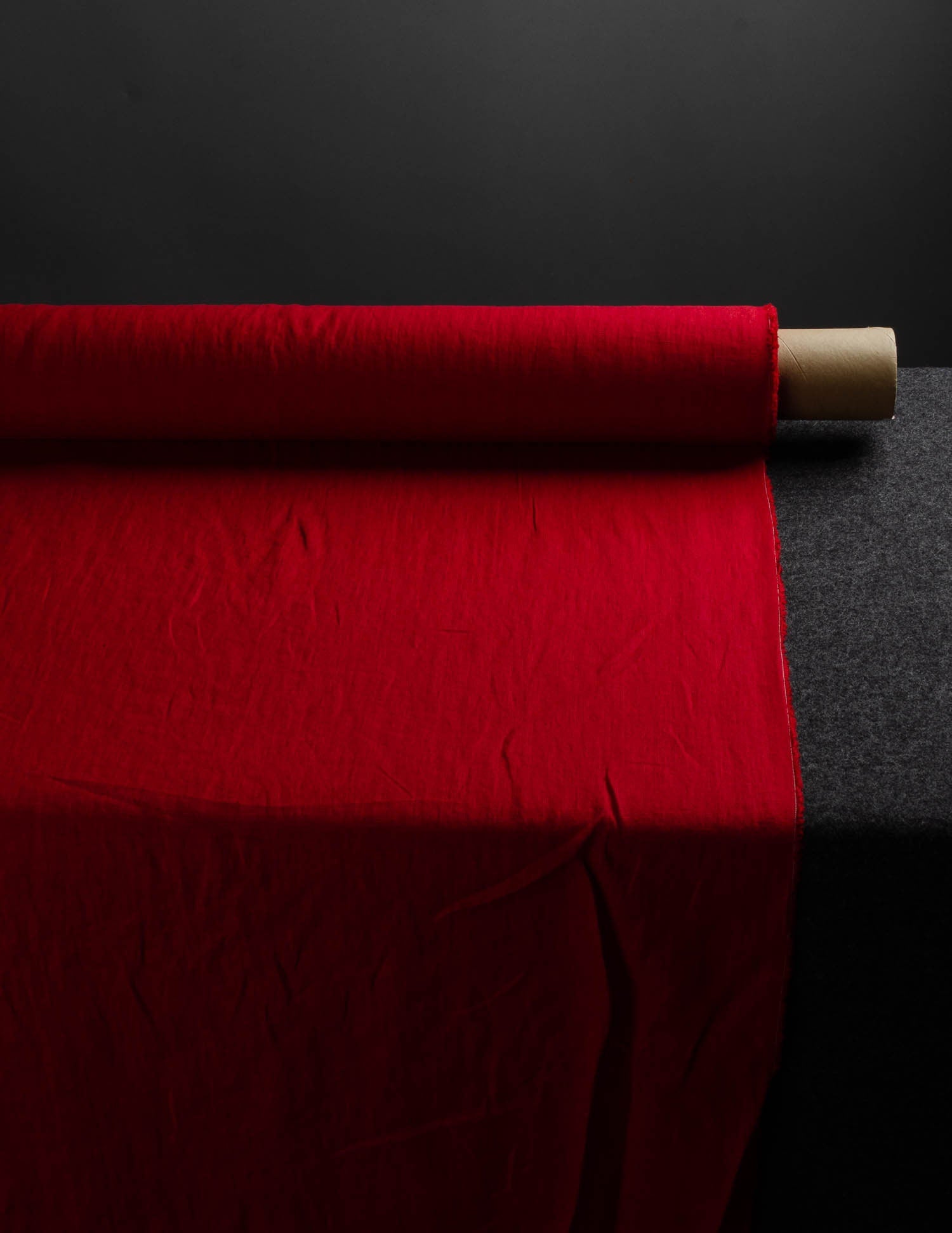 Bright red colour medium weight linen fabric supply