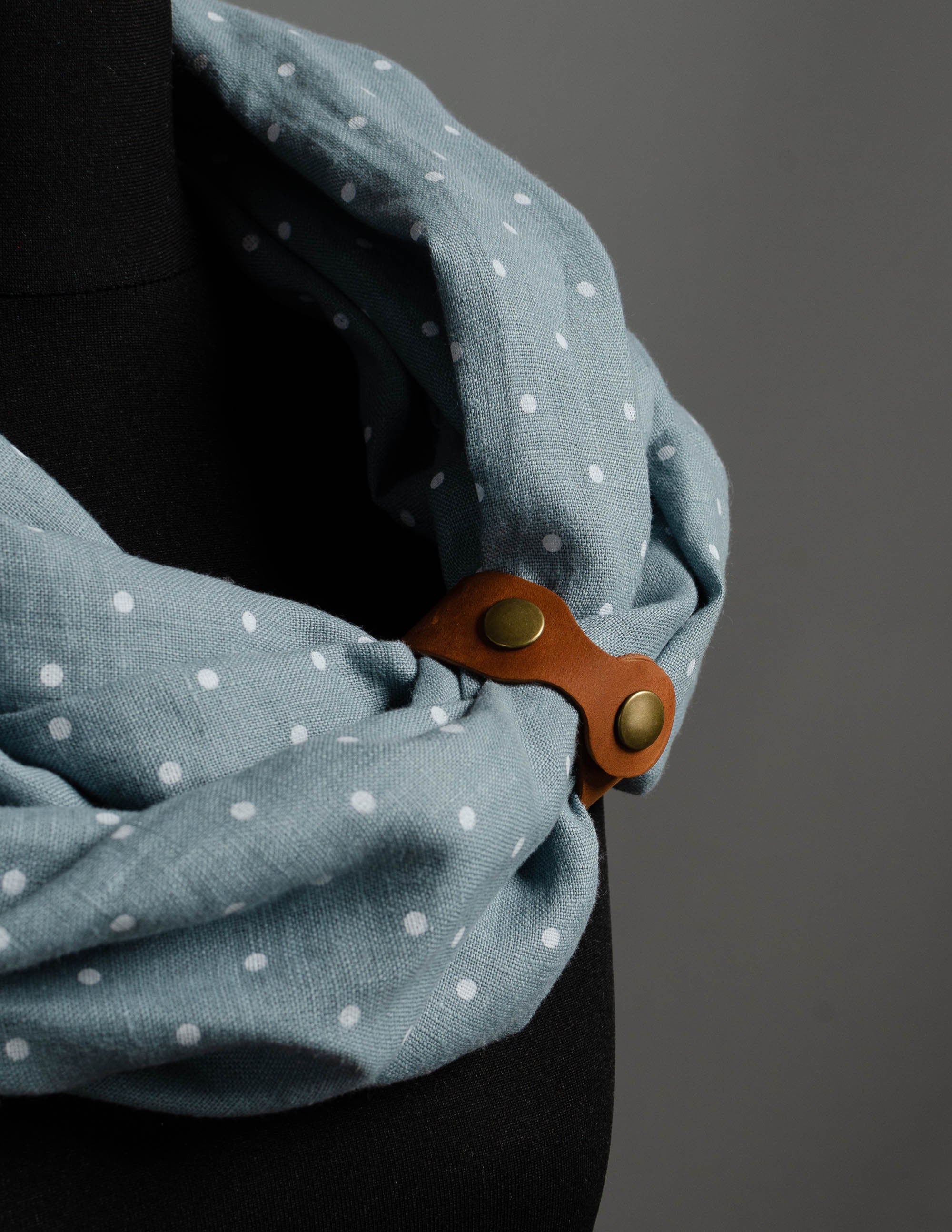 Loop linen scarf | Electric dots