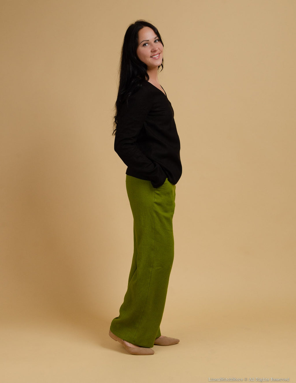 LEILA V-neck black top | Black