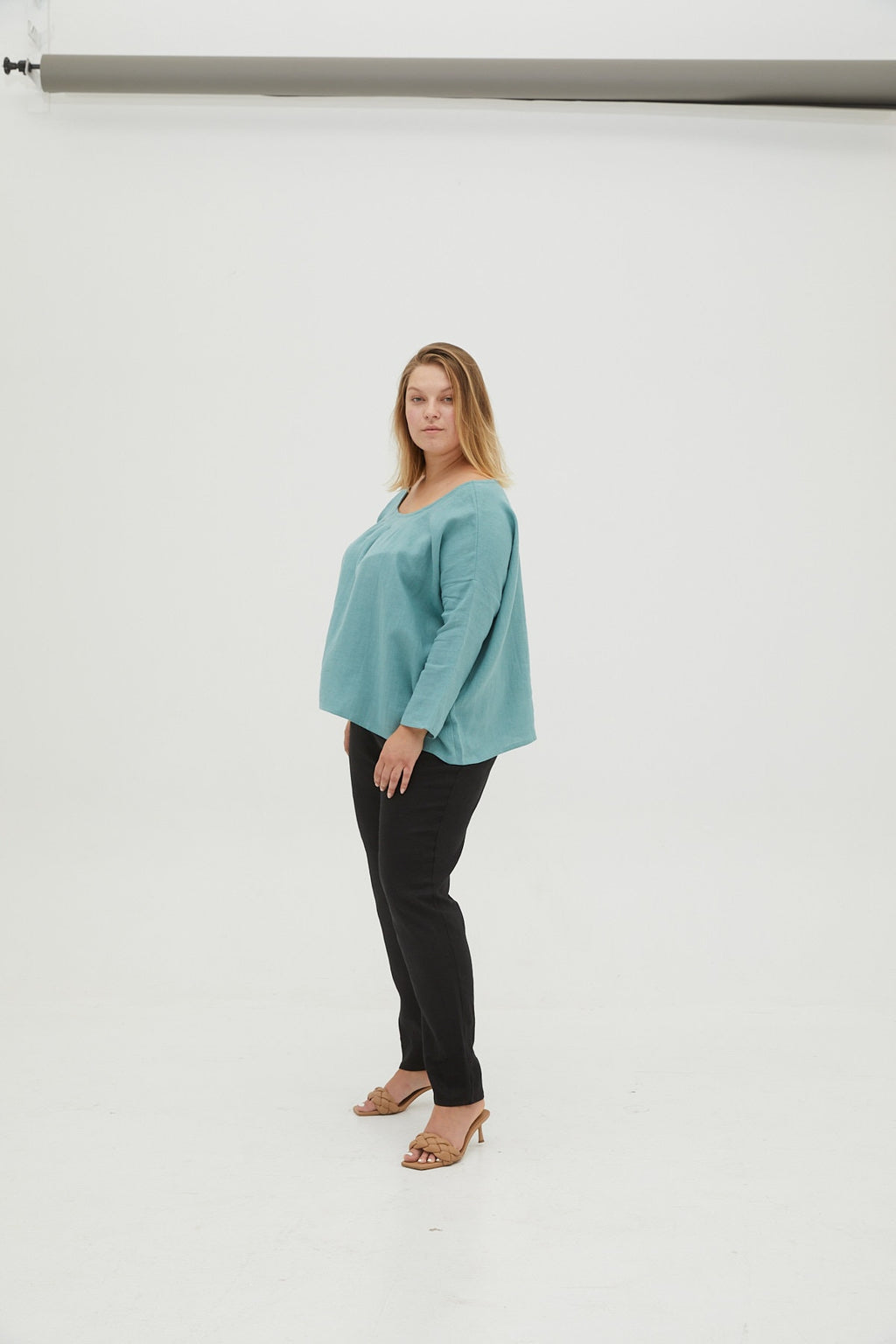 LUCIA oversized linen top | Electric blue