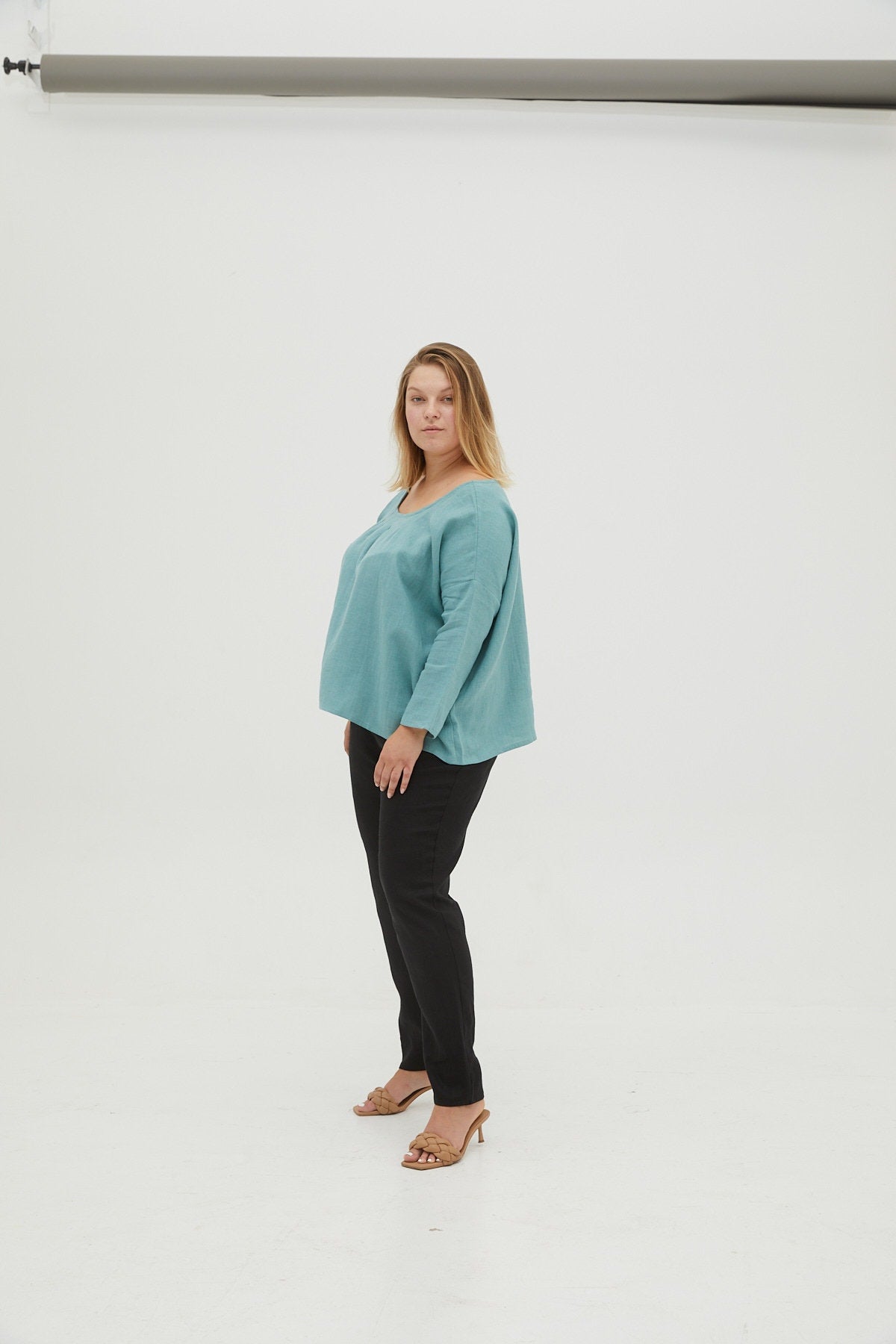 LUCIA oversized linen top | Electric blue