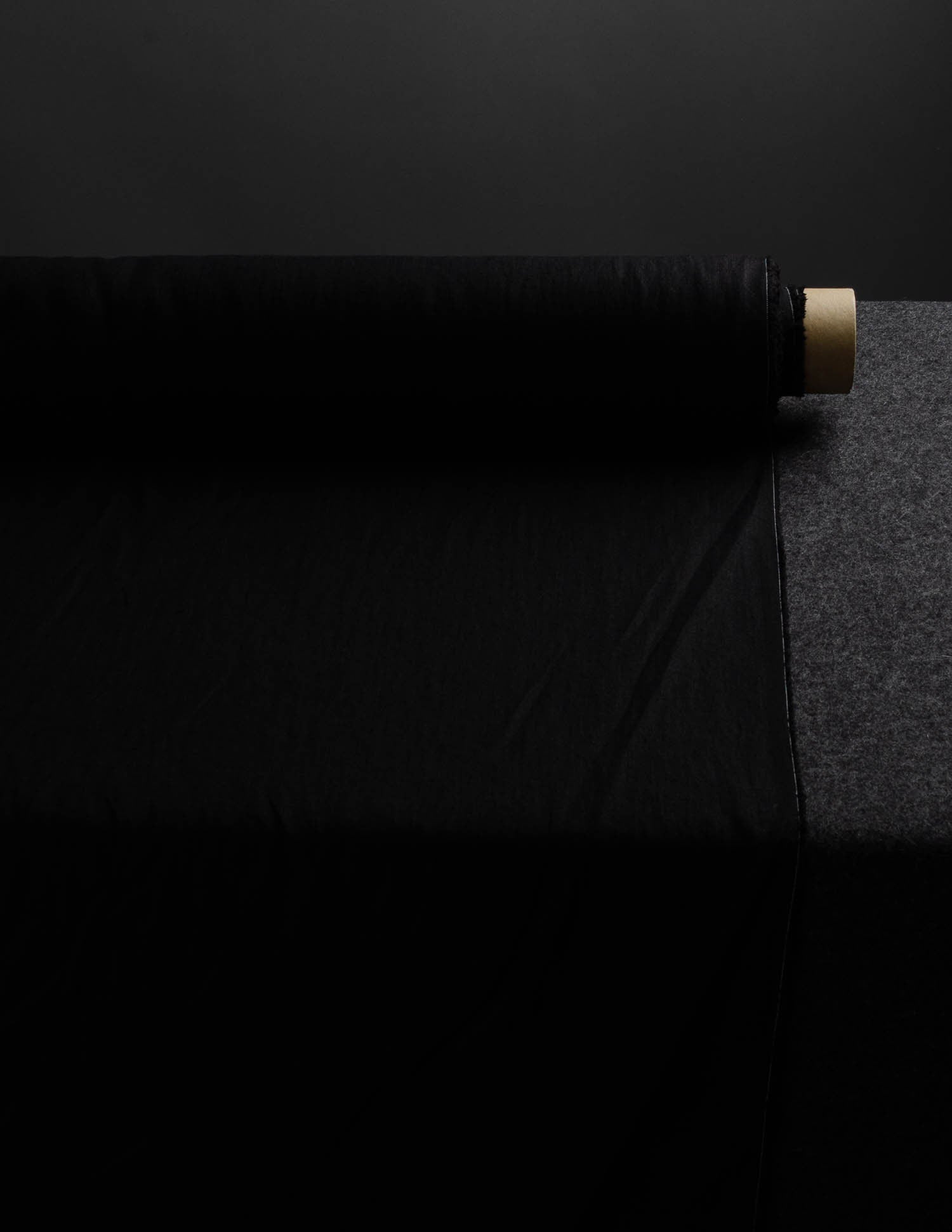 Black colour medium weight linen fabric supply