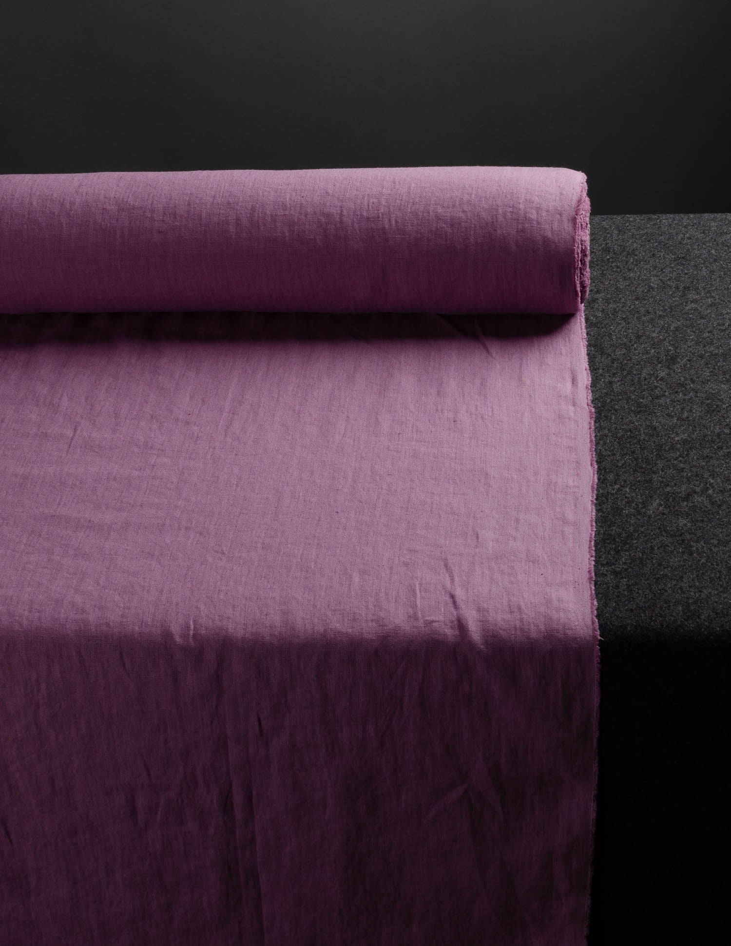 Light purple colour medium weight linen fabric supply