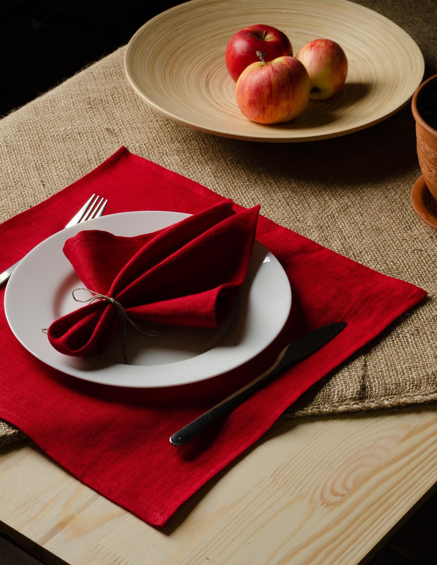 Linen table napkins