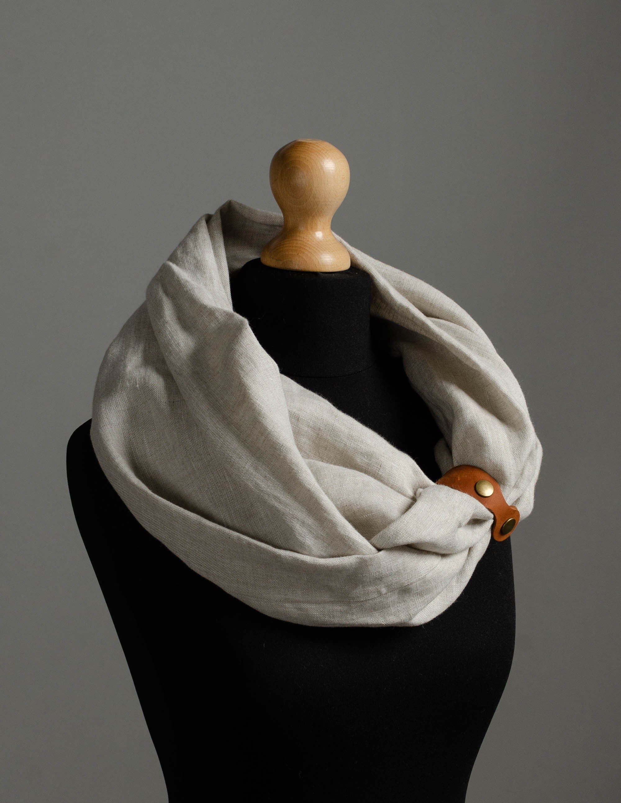 Loop linen scarf | Electric dots