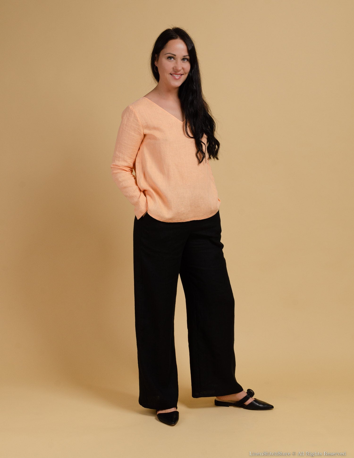 LEILA V-neck linen top | Peach