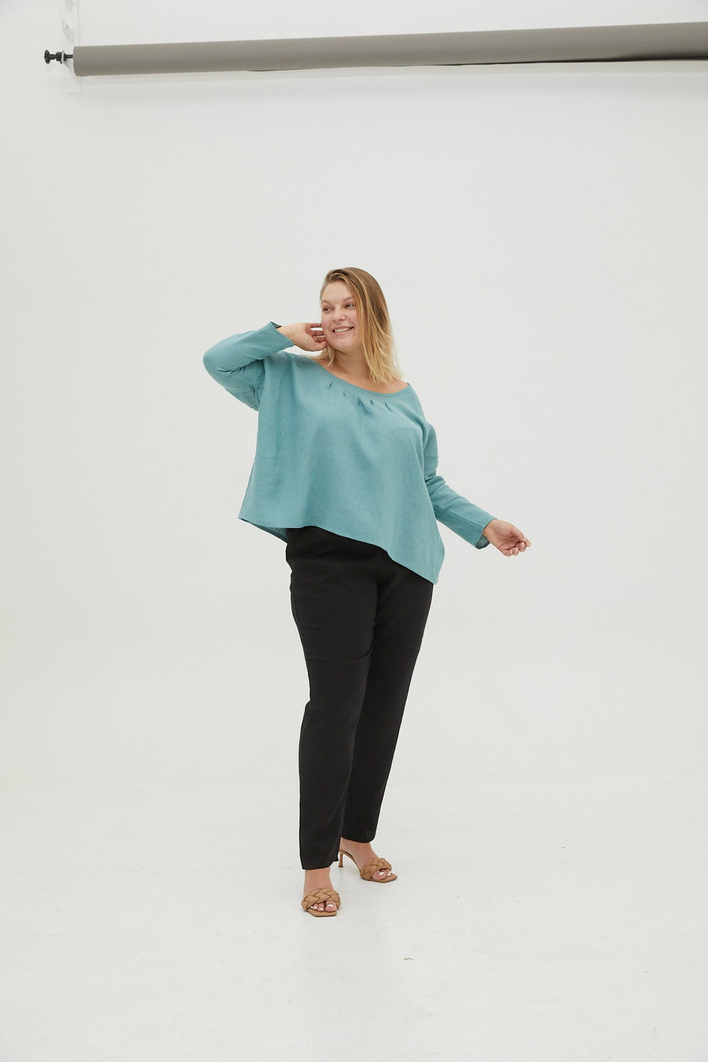 LUCIA oversized linen top | Electric blue