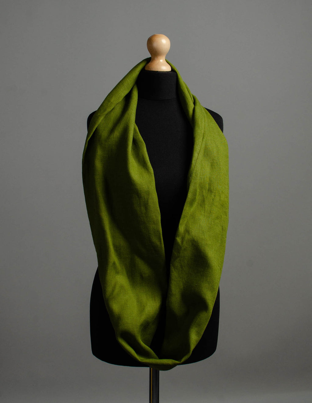 Loop linen scarf | Olive