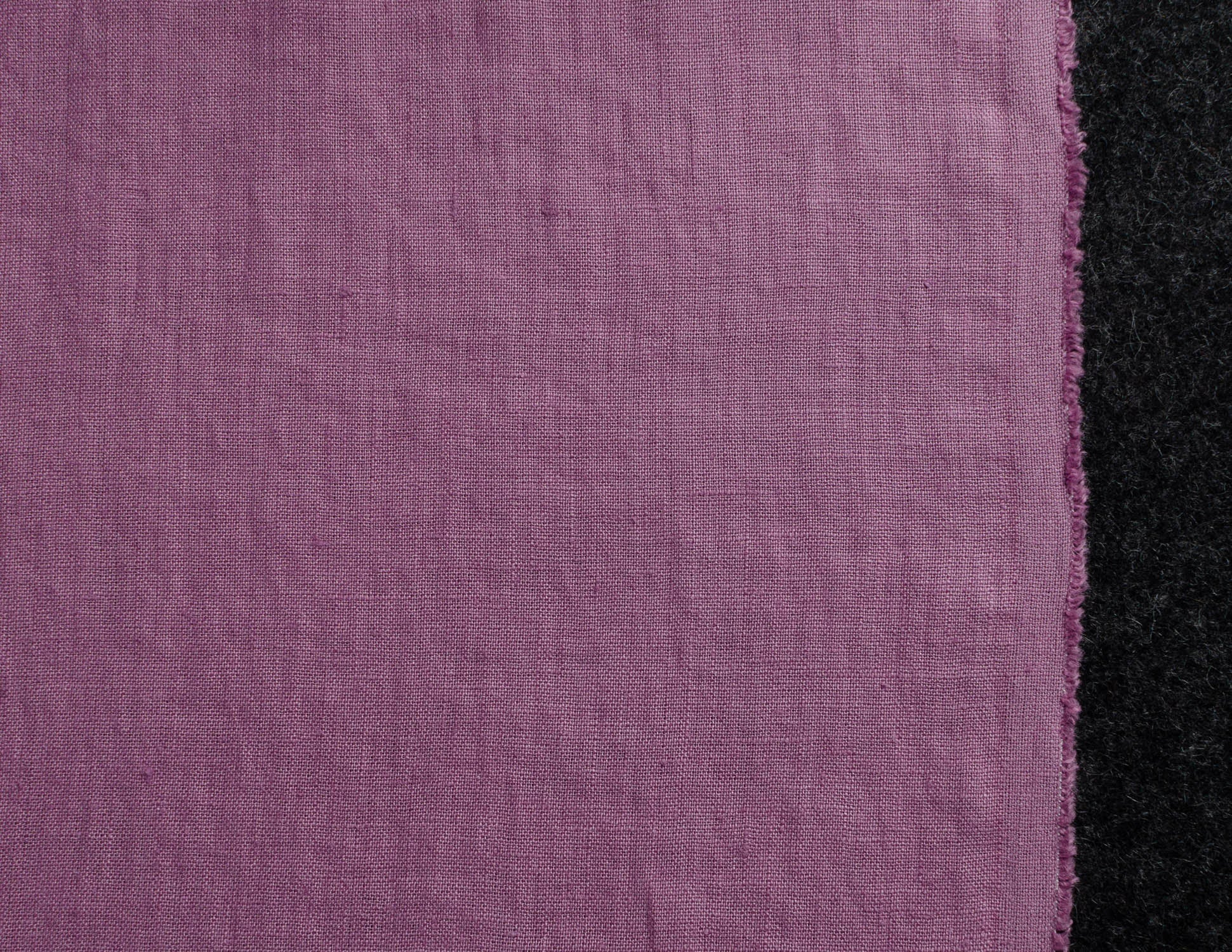Light purple colour medium weight linen fabric supply