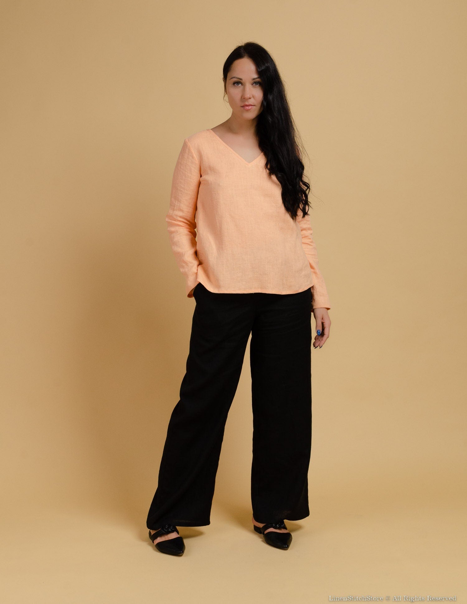 LEILA V-neck linen top | Peach