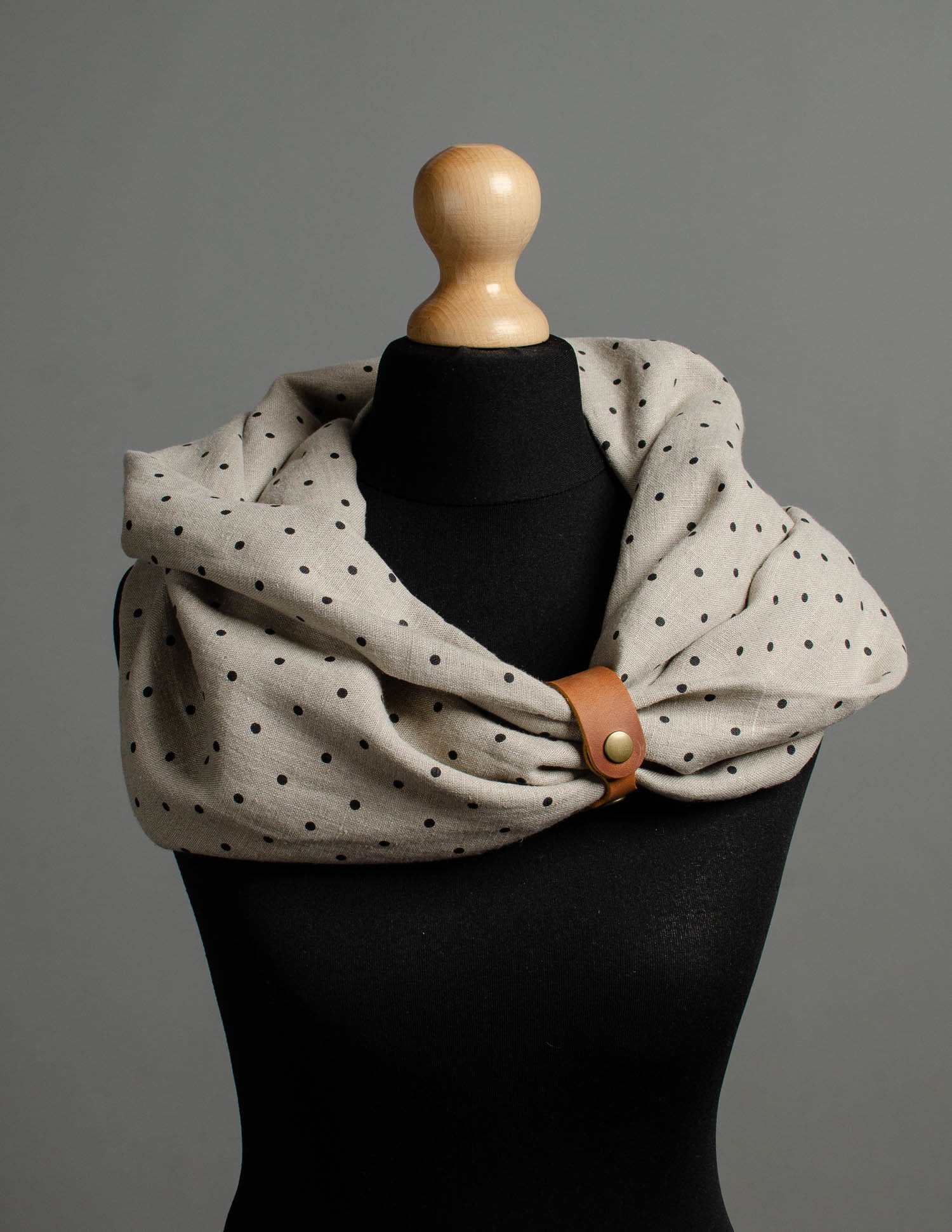 Loop linen scarf | Olive