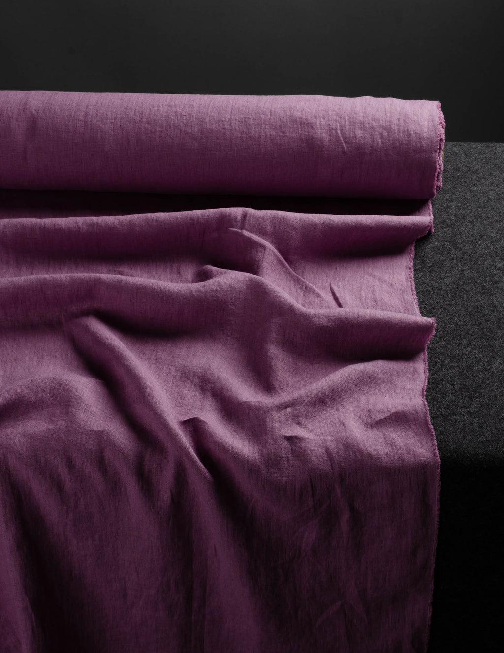 Light purple colour medium weight linen fabric supply