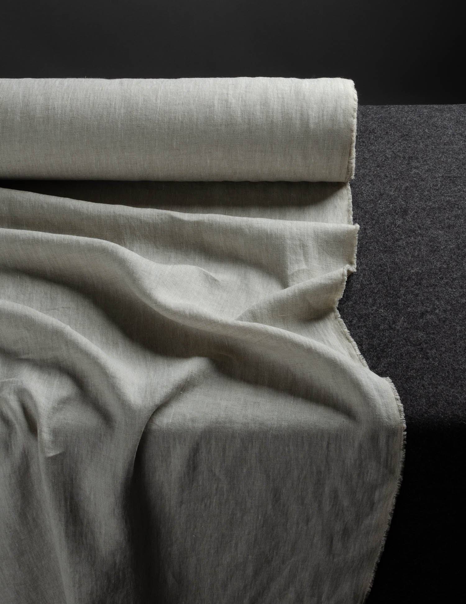 Natural colour medium weight linen fabric supply