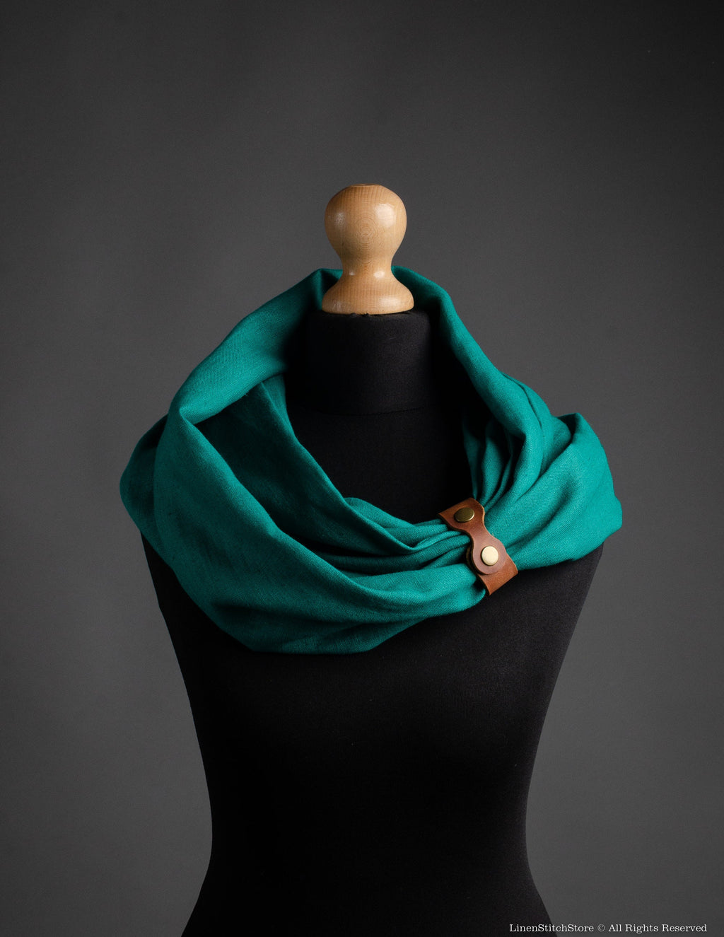 Loop linen scarf | Emerald green
