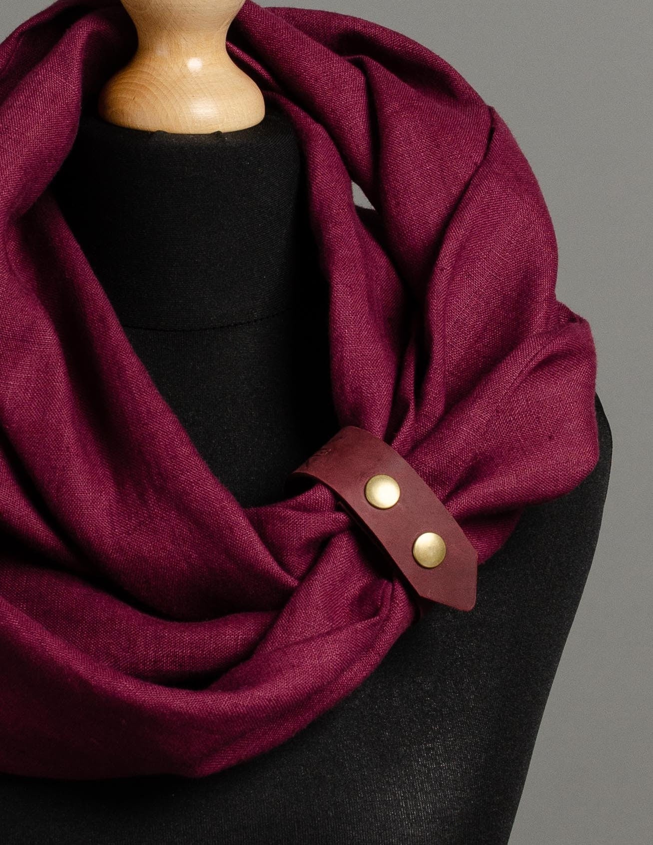 Loop linen scarf | Emerald green