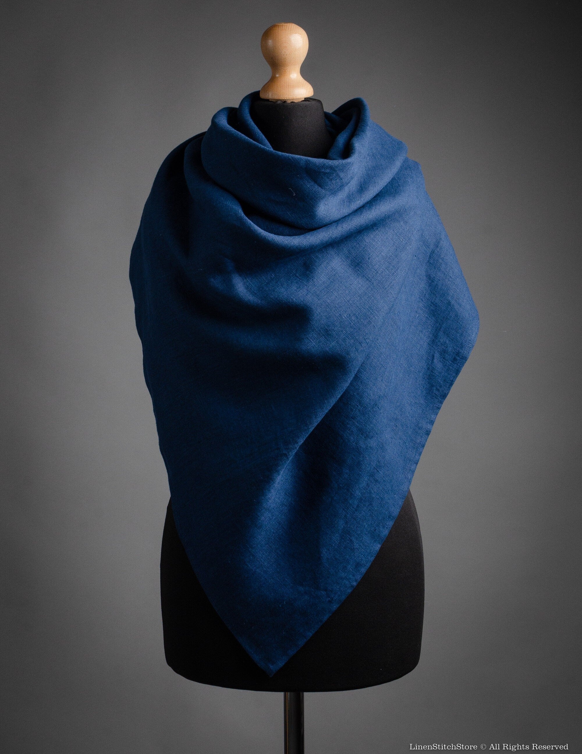 Linen shawl | Navy blue