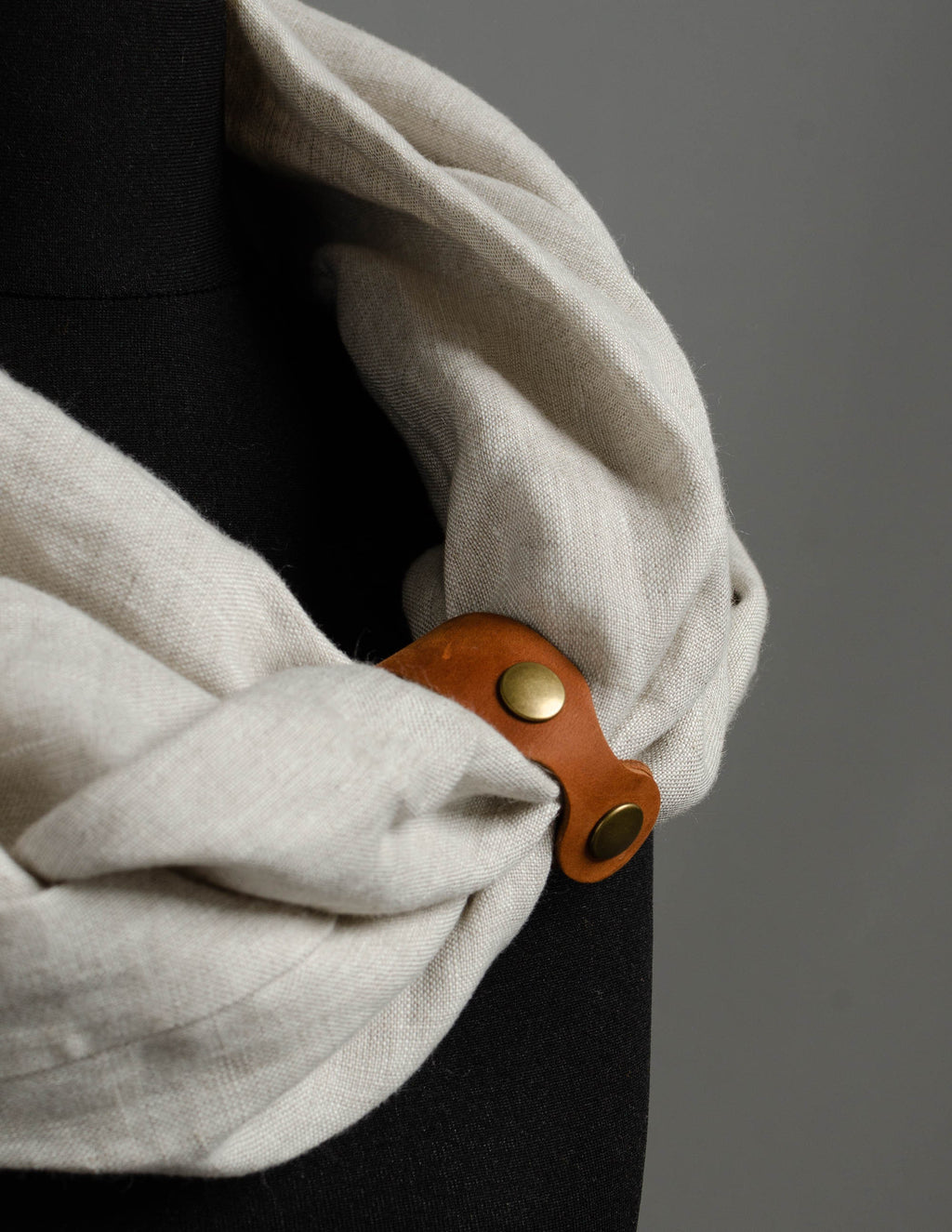 Loop linen scarf | Natural