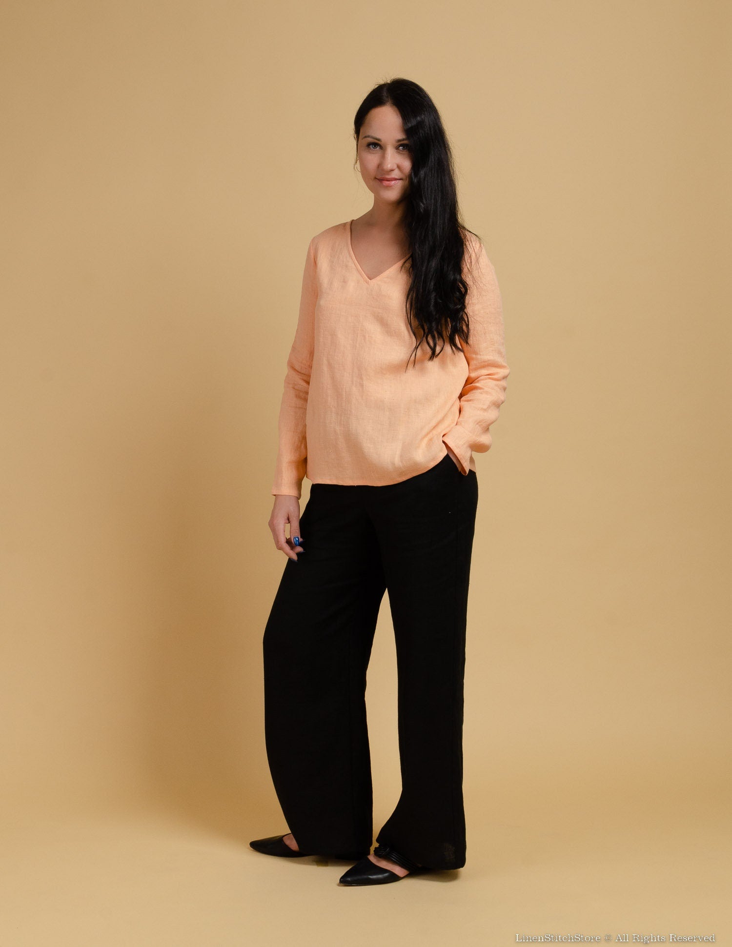 LEILA V-neck linen top | Peach